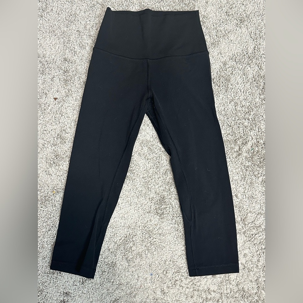 LULULEMON BLACK ALIGN CROP SIZE 4